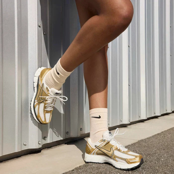 Zoom Vomero 5 Metallic Gold