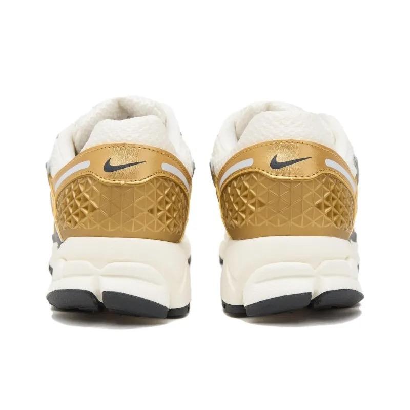 Zoom Vomero 5 Metallic Gold